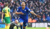 Managers are hired to take risks, says Ranieri as Foxes chase title