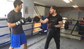 'Vijender will knock Hope out in 4 or 5 rounds'