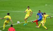 Payet's late stunner helps France floor Romania in Euro opener