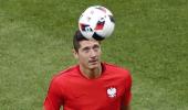 Euro 2016: Lewandowski does not have to score, says Poland coach