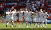 Euro 2016: Poland sink Switzerland on penalties to reach quarters