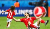 Euro 2016: UEFA tells Wales to keep their children off the pitch