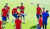 Euro: Mouth-watering clash of styles as Spain take on Italy