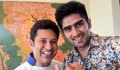 Vijender meets cricket legend Tendulkar, discusses pro boxing