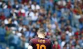 Serie A: Totti plays 600th league game as Roma go second