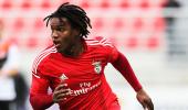 Soccer transfers: Bayern Munich swoop for Sanches and Hummels