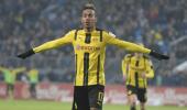 Bundesliga: Dortmund's Aubameyang scores four; Bayern draw