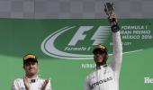 Hamilton beats Rosberg in Mexico, keeps title bid alive