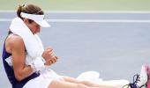 SCARY! Konta collapses but recovers to reach third round