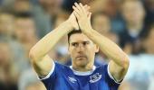 Everton manager hails 'perfect player' Barry