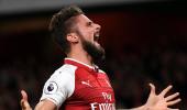 Giroud header seals Arsenal win in season-opening thriller