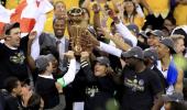 Warriors beat Cavaliers to clinch NBA title