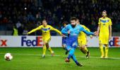 Europa League: Giroud reaches ton in Arsenal's big win