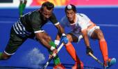 India surrender two-goal lead, held by Pakistan