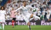 Football Briefs: Ronaldo backheel earns Real late draw