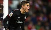 Goalkeeper Kepa set for world record move to Chelsea