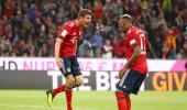 Bayern late show secures season-opening win