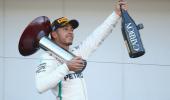 Hamilton wins in Japan; closes in on F1 title