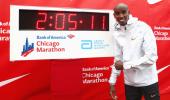 Stunning Farah claims Chicago Marathon for European record