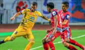 Cahill scores first ISL goal as Kerala rally to hold Jamshedpur