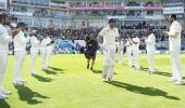 Cook gets guard of honour from Indian team