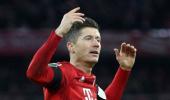 Football Extras: Bayern beat Schalke 3-1 to cut Dortmund lead