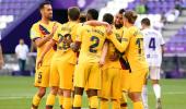 Barca grind out narrow win; Ronaldo double saves Juve