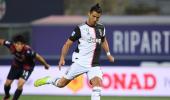 Ronaldo penalty sets up Juve win, lifts pressure