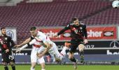 Football PIX: Bayern made to sweat; Inter win