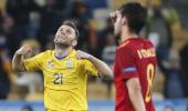 Nations League: Ukraine stun Spain in noisy stadium