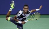 Auger-Aliassime knocks out Murray in straight sets