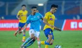 ISL: 10-man Mumbai shocked by Kerala Blasters