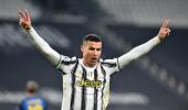 Football PIX: Ronaldo shines again; Barca win