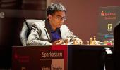 Anand holds Kramnik to win 'No-Castling' Chess