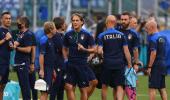 Mancini urges Italy to entertain in Euro 2020 opener