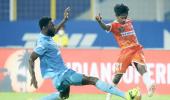 ISL semis: FC Goa, Mumbai play out draw in first leg