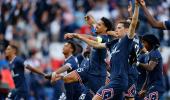 Football PIX: PSG crush Clermont; Dortmund win