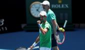 Djokovic practises as he waits for visa ruling