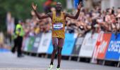 Kiplangat takes wrong turn on way to CWG marathon gold