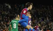 Soccer PIX: Barca thump Osasuna; PSG extend lead