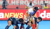 Asian CT: India's title hopes dashed; Pakistan winless