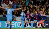 Women's WC: Eng break Aus hearts to storm into final