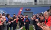 PSG Teammates Give Messi Guard Of Honour