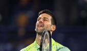 Flawless Djokovic enters Dubai semi-finals