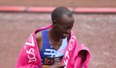 Kiptum smashes men's marathon world record