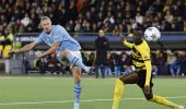 Champions League PIX: Haaland lifts City; Barca win