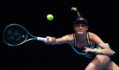 Aus Open: Ukrainian qualifier, Noskova reach quarters