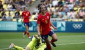 PIX: Spain edge Japan; US, Germany make solid start