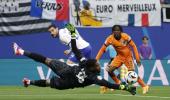 PICS: France, Netherlands in frenetic goalless draw