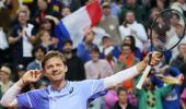 Spectator spits on Belgian Goffin at French Open